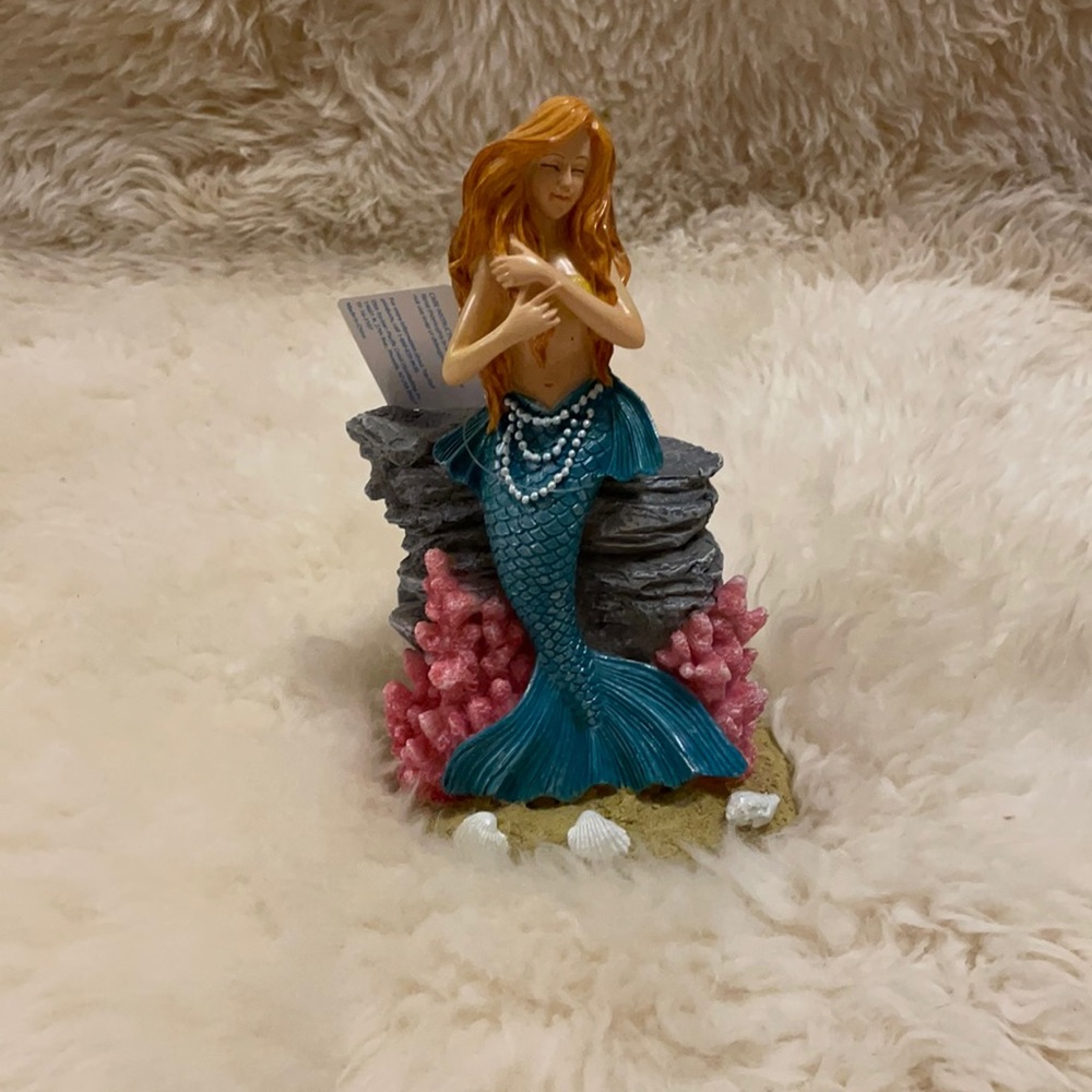 Top Fin Mermaid Statue
